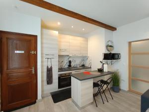 Coquet 2 pièces entièrement rénové et climatisé