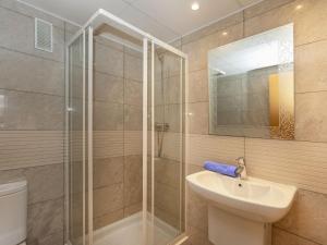 Apartment Aquaria Atico-6 by Interhome