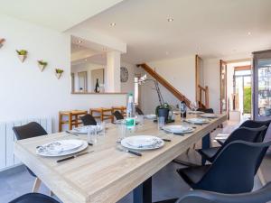 Maisons de vacances Holiday Home La maison du phare by Interhome : photos des chambres