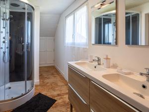 Maisons de vacances Holiday Home La maison du phare by Interhome : photos des chambres