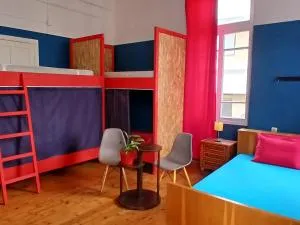 Doukas Hostel Room - Піцідія