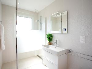 Maisons de vacances Holiday Home Le Paradou by Interhome : photos des chambres