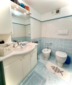 Piazza del Sole Apartment- 1 minute walk from the beach- free park