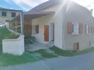 Cocon au milieu des montagnes - Siguret