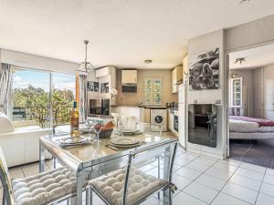 Apartment Le Clos Sainte Anne-2 by Interhome