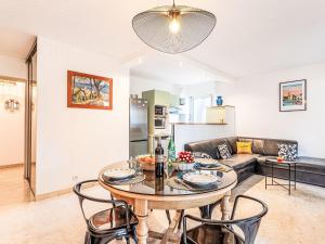 Apartment Les Terrasses de Portissol by Interhome