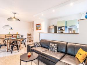 Apartment Les Terrasses de Portissol by Interhome