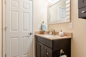 Pet Friendly - Cozy Nut Shell