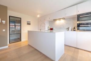 Sunny family apartment - free parking