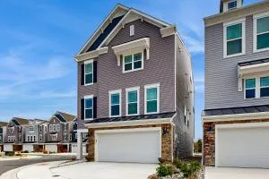 Oyster House Village --- 21503 Helm St - 乔治城