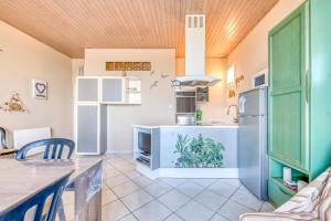 Vu Mer T2 plage centrale 5 personnes