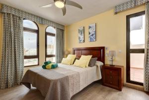 013 Pueblo Evita Club, Private 2 Bed Benalmadena Apt Close to Beach