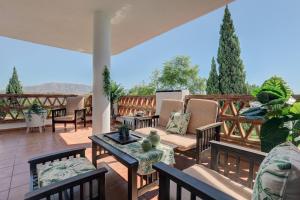 105 Welcoming Andalusian Style 2 Bed Apartment With Views of Miraflores Golf