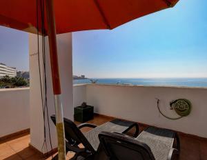 082 - Stunning Sea Views Beachfront Apartment