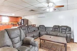 7 Mi to Dtwn Odessa Home with Large Yard! - Crane