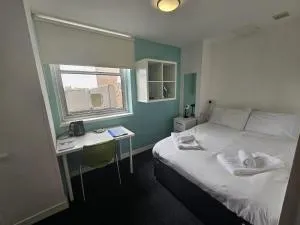 Budget En-suite Room in Coventry City Centre - Stivichall