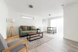 Spacious House with Garden in Quiet Walthamstow Location - 伍德福德