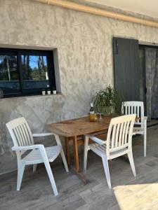 Appartements Bas de villa au calme absolu : photos des chambres
