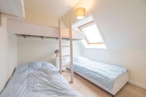 Sunny family apartment - free parking