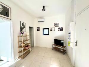 Le Rex, T2 lumineux, lit 160, Nîmes centre, CLIM