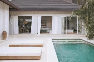 Designer 3BR Villa Tropical Stay Near Canggu