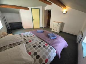 Maisons de vacances Le Soleil - Authentique - A 10 m du Chateau : photos des chambres