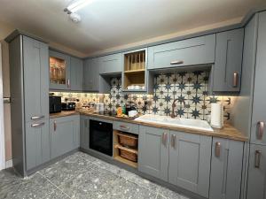 House Sleeps 8-Garden-Parking Near Barry Island