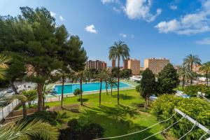 Benidorm piscina terraza a minutos de la playa