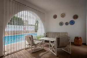 At503 Ground floor & pool, beach 15min walk away