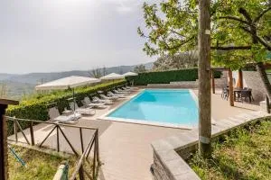 Lapio Relax - Villa con piscina - Paternopoli