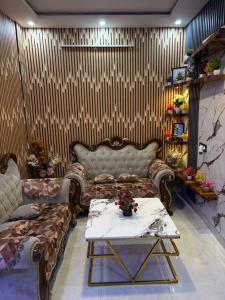 Luxury 3 bhk Apartment with Lift and Car Parking