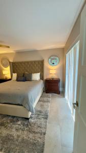 The Downtown Sunshine Getaway