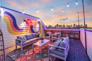 Game Room & Rooftop Deck at Downtown Nashville