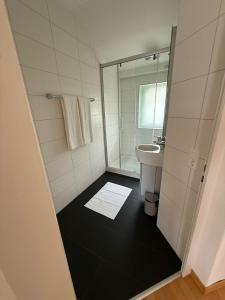 Spacious house with partial lake view