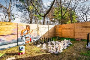 Rooftop Hot Tub Game Room Barrel Sauna Nashville
