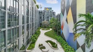 The Juliet X Vibe 8741