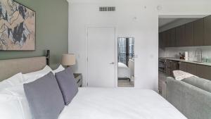 The Juliet X Vibe 8741