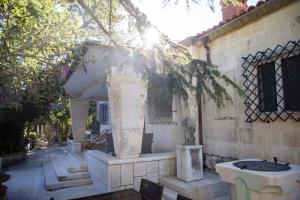 New Luxury Villa Korcula Timeless with private pool, Free Parking, Seafront, for 6 persons