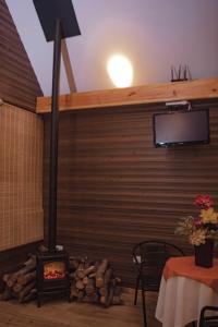 Chalet IsaKaEla Volcán Turrialba and Views with charming gardens