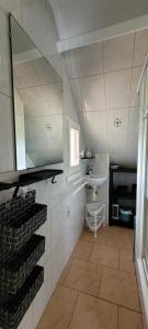 Maisons de vacances Maison Batz sur Mer Presqu-ile de Guerande : Maison 2 Chambres