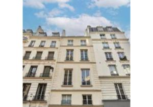 Apartment Le Marais place des Vosges by Studio prestige