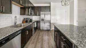 The Daniel II Vibe 8717