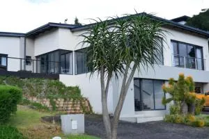 3 Bedroom Luxury Gated Estate Home - 希尔顿