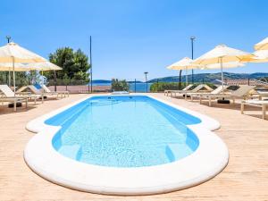 Apartment Medena-5 by Interhome