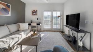 The Daniel Vibe 8734