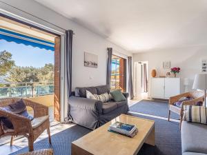 Apartment Les Parcs du Soleil by Interhome