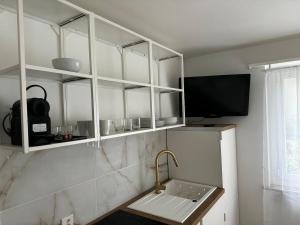 PEARL05 Pearl Arbor Studio 5