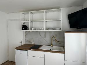 PEARL05 Pearl Arbor Studio 5