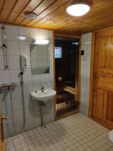 Spacious Apartment for 8 with Sauna