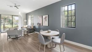 The Sunshine Vibe 8682